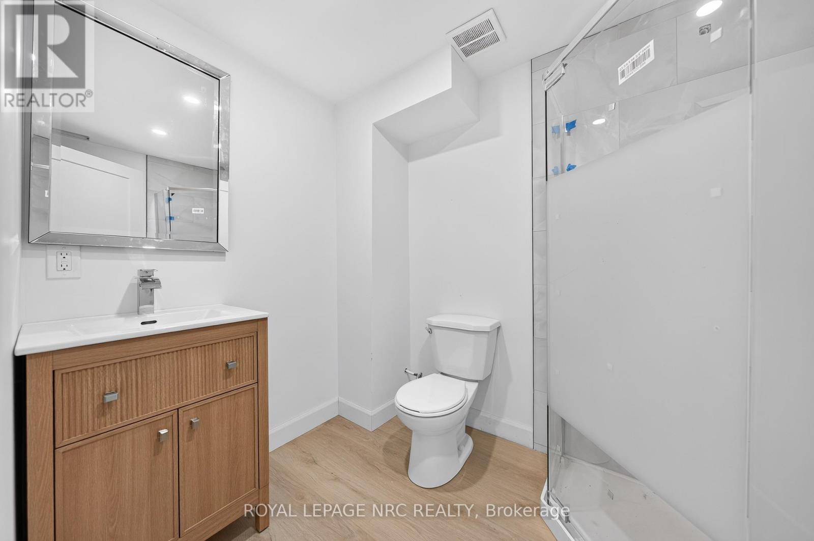 70 RICHMOND STREET - 41