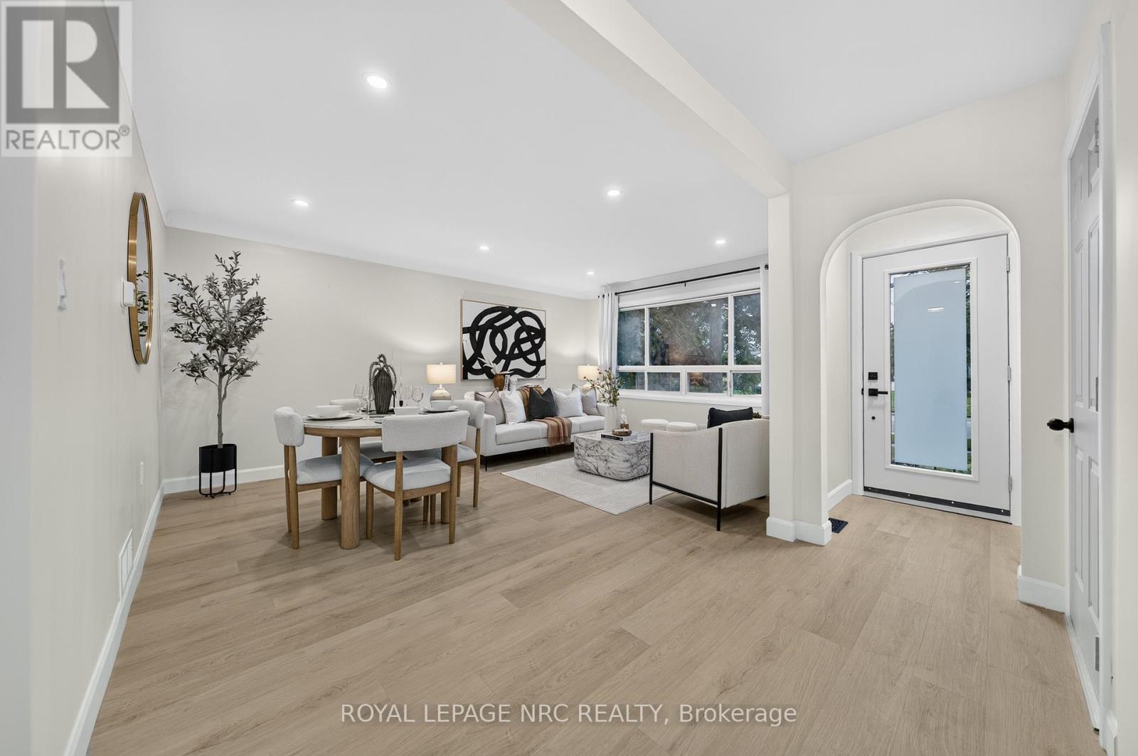 70 RICHMOND STREET - 5