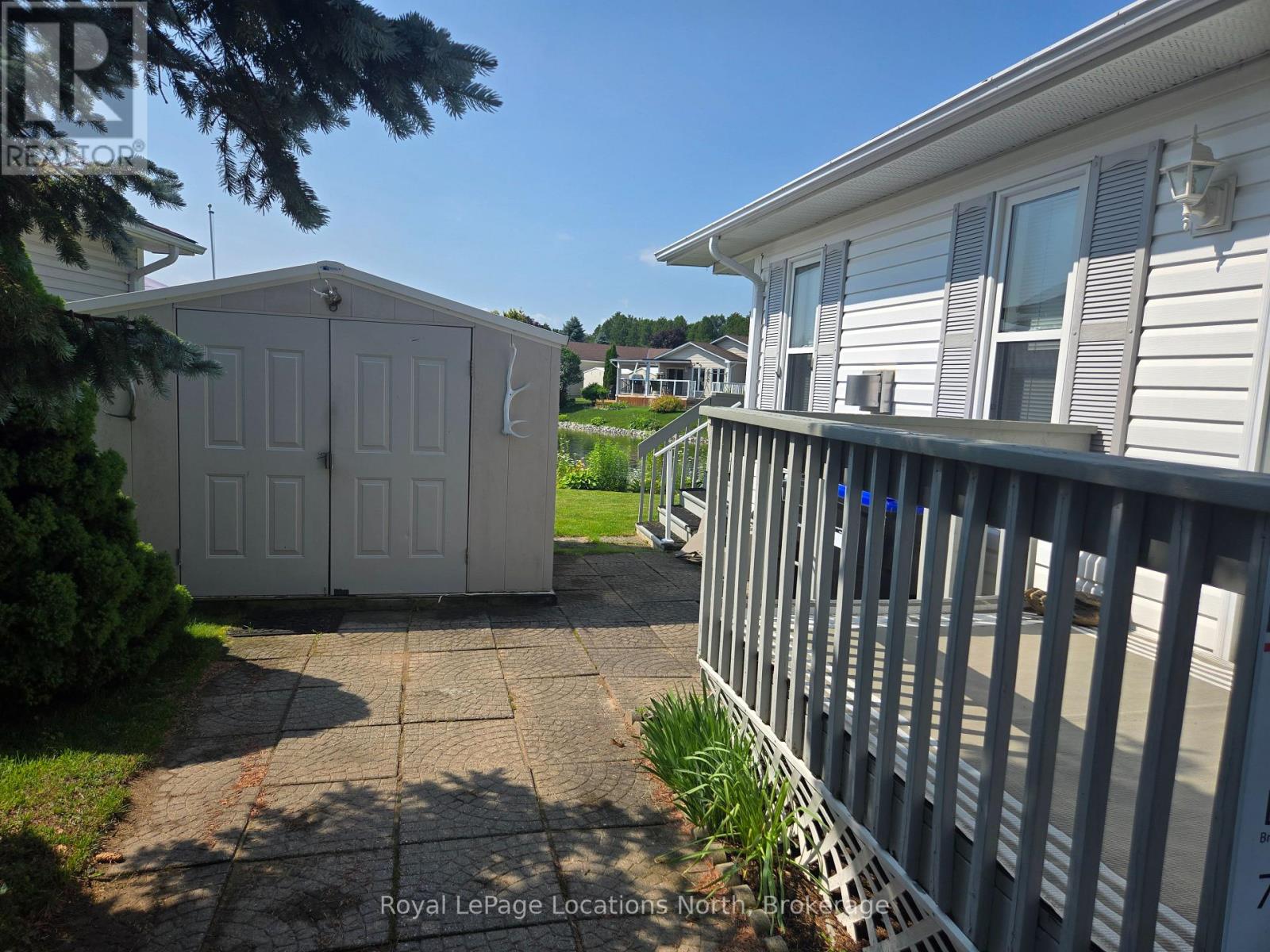 4 ST JAMES PLACE - 32