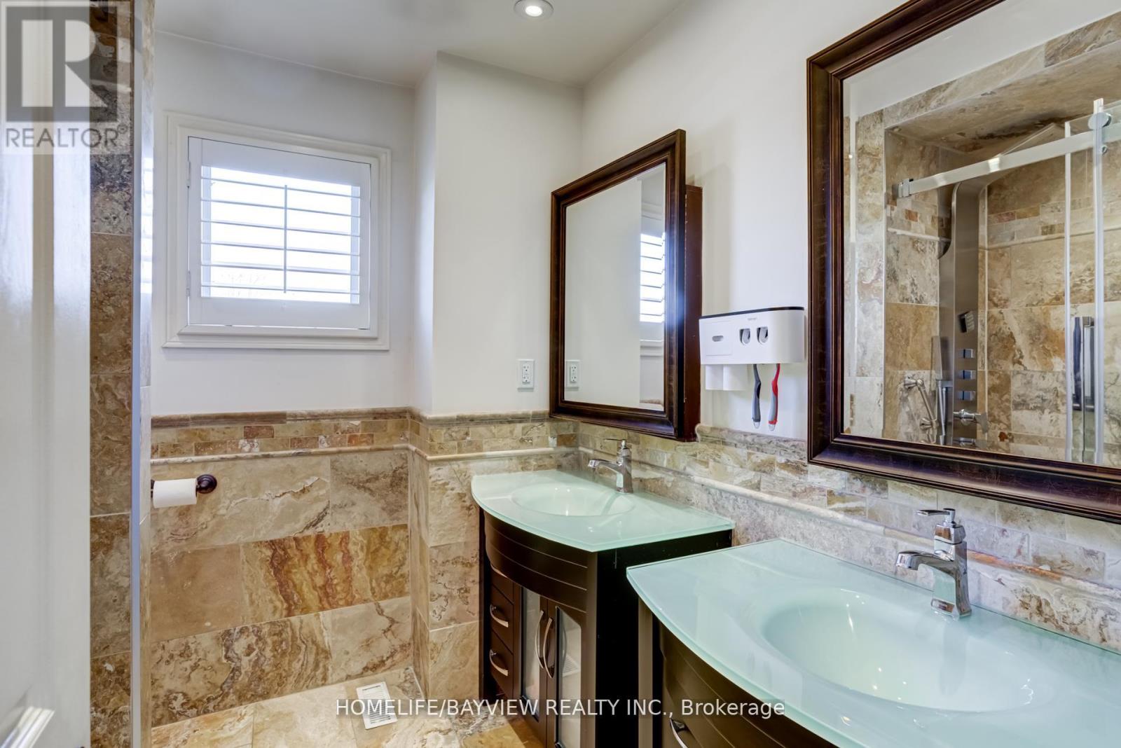 54 AIRDRIE DRIVE - 25