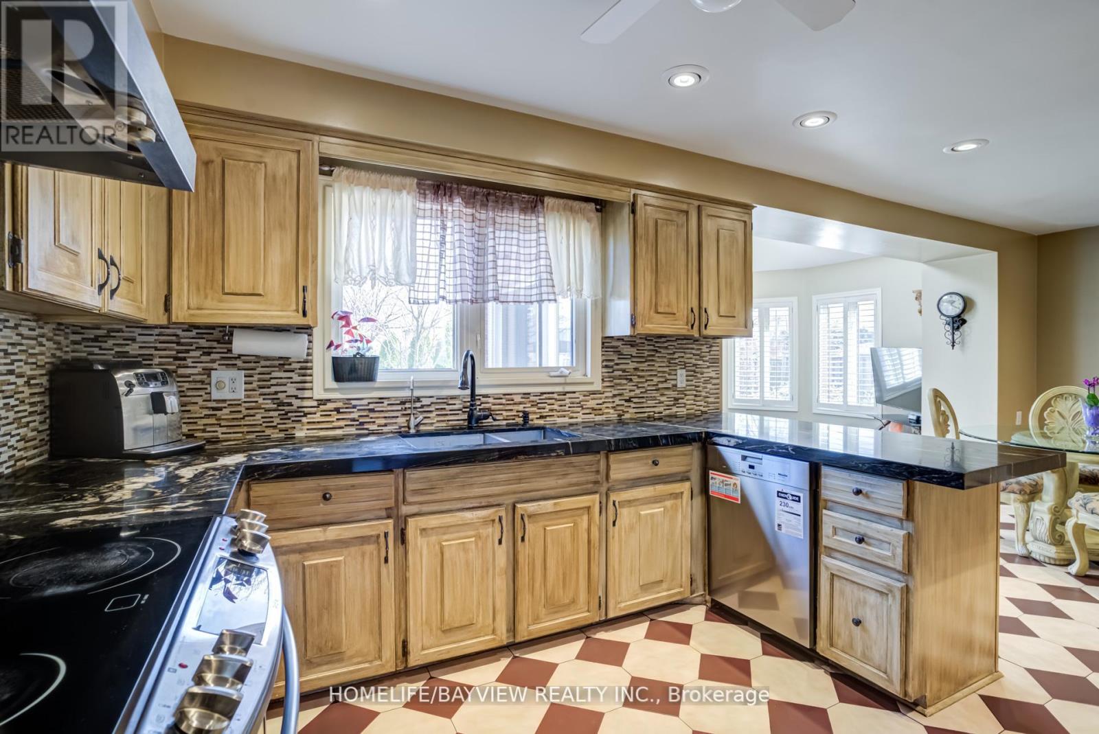 54 AIRDRIE DRIVE - 9