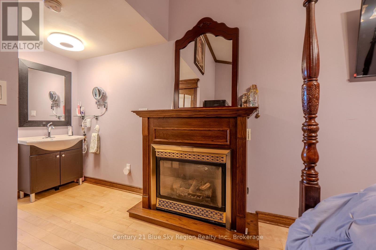 137 WHITNEY AVENUE - 17