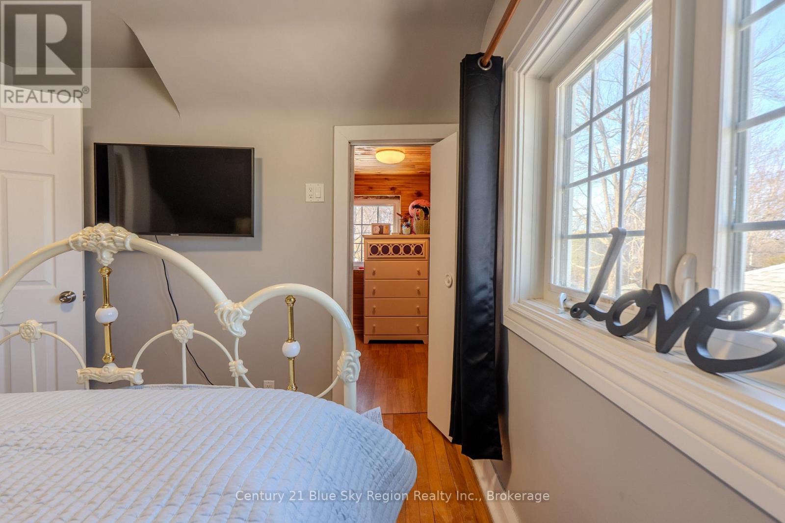137 WHITNEY AVENUE - 22