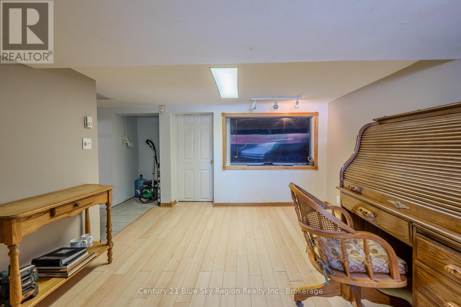 137 WHITNEY AVENUE - 30