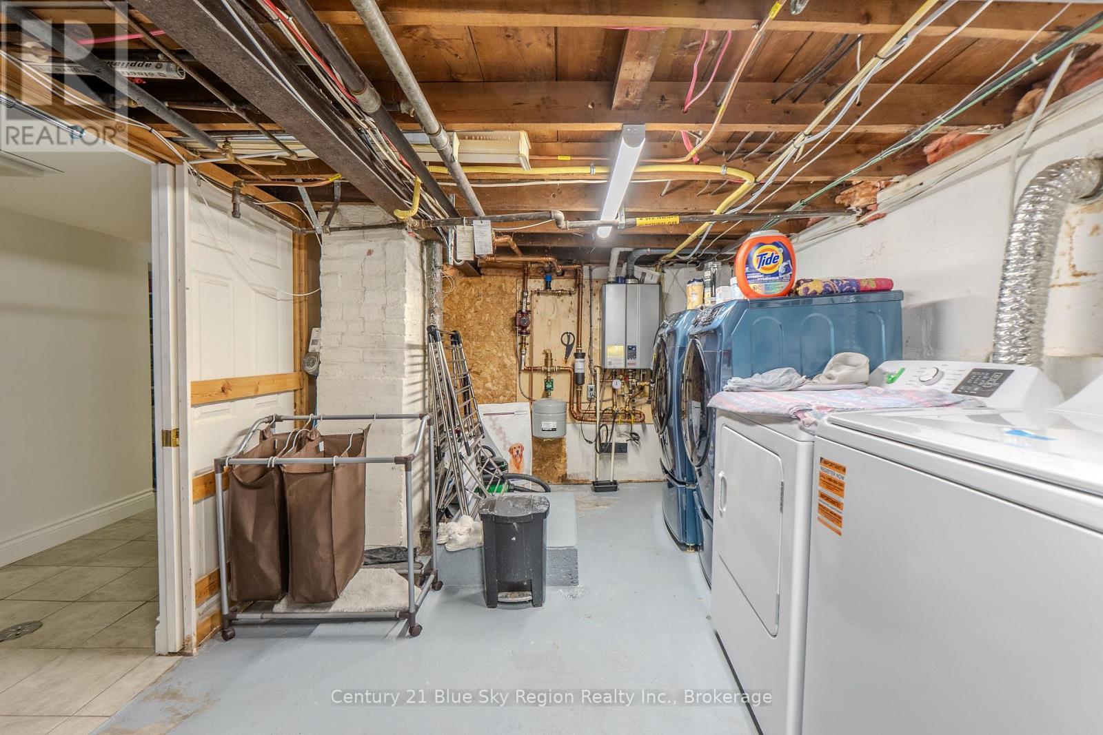 137 WHITNEY AVENUE - 33