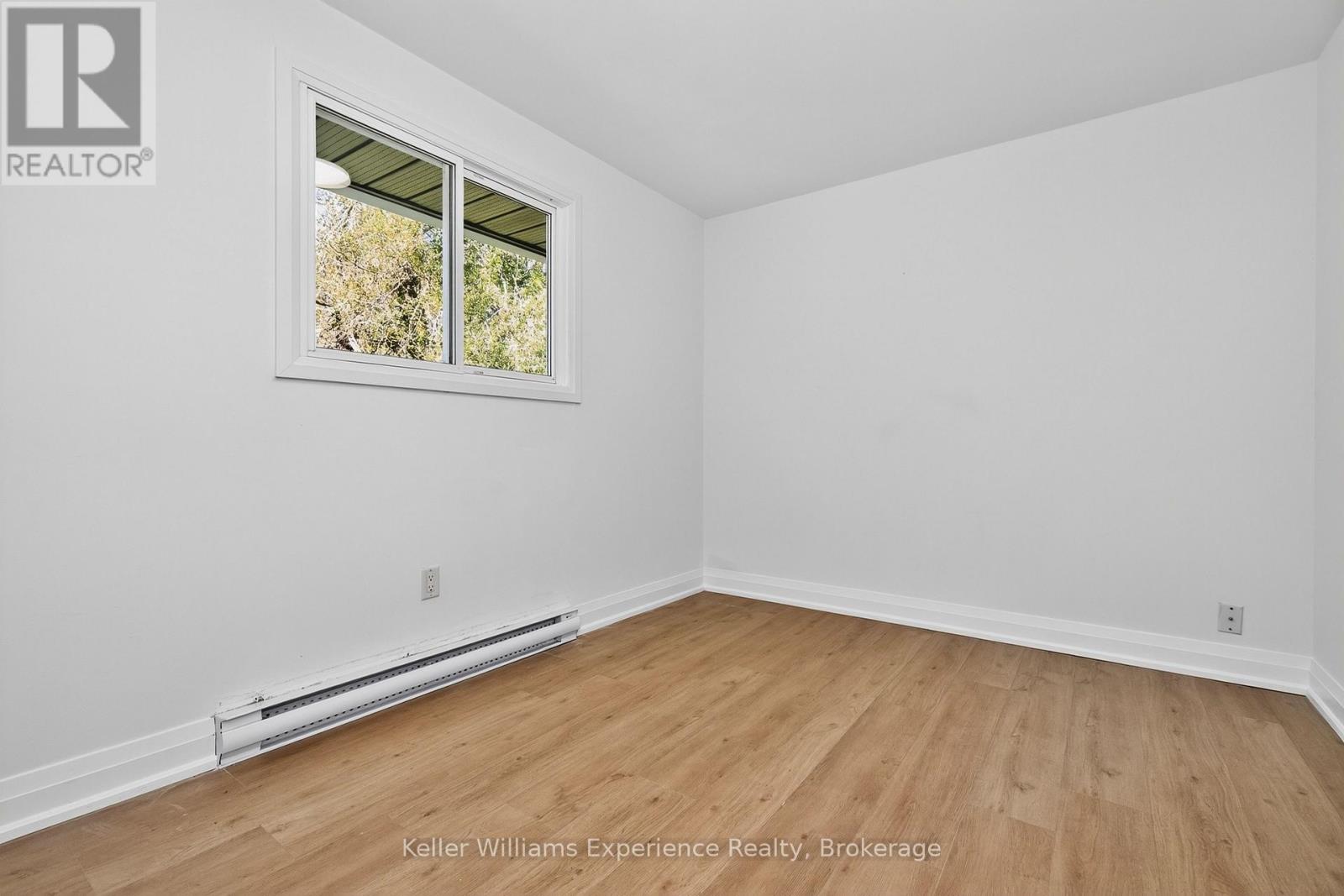 556 CHAMPLAIN ROAD - 19