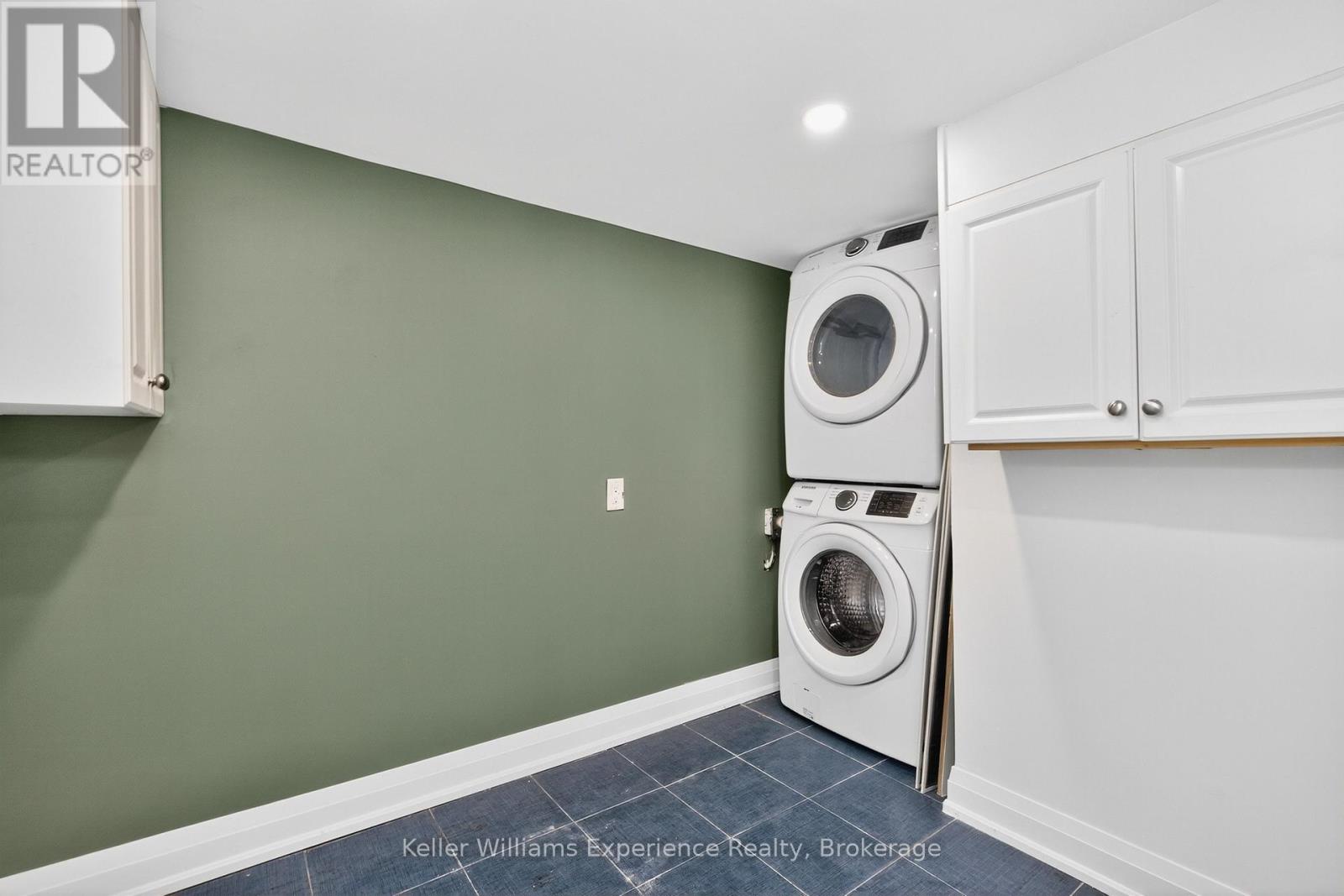556 CHAMPLAIN ROAD - 29