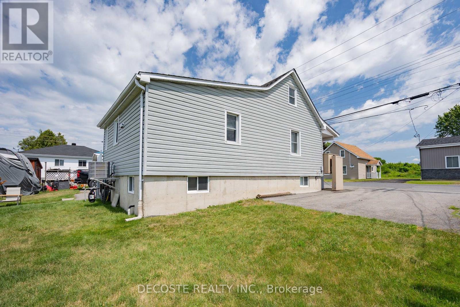 290 EAST BOUNDARY ROAD - 24