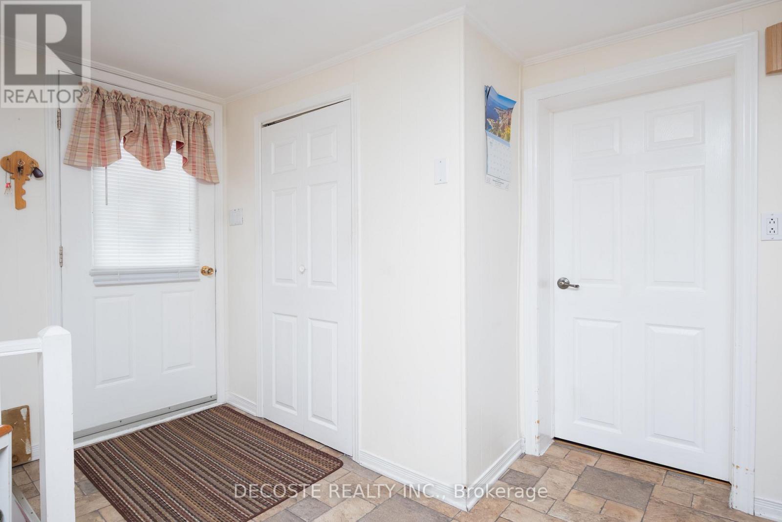 290 EAST BOUNDARY ROAD - 4