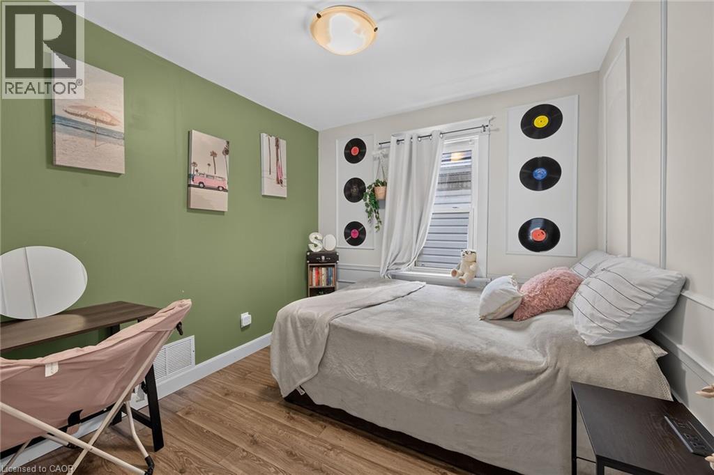 220 PALING Avenue - 23