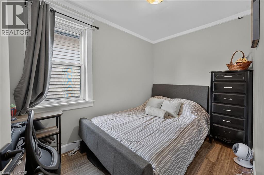 220 PALING Avenue - 25
