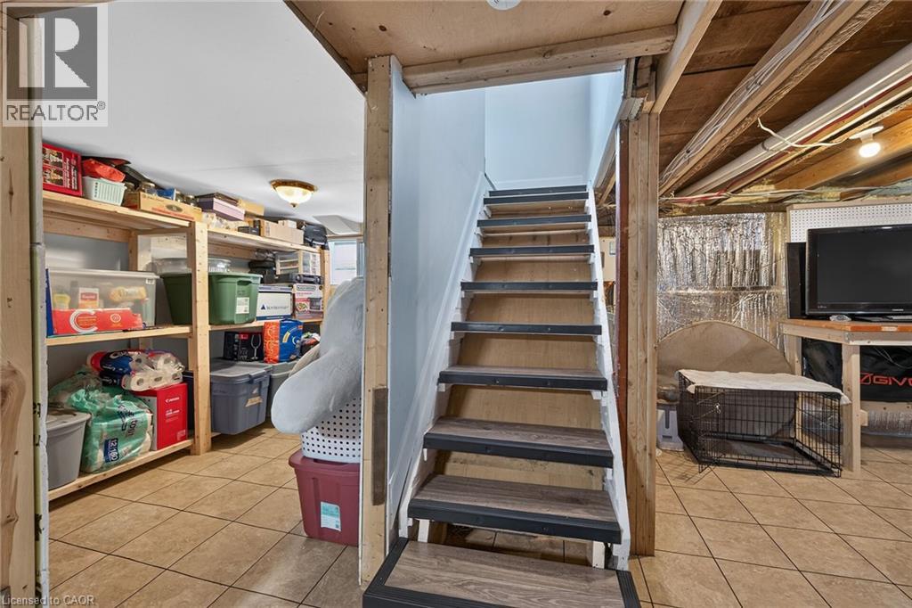 220 PALING Avenue - 30