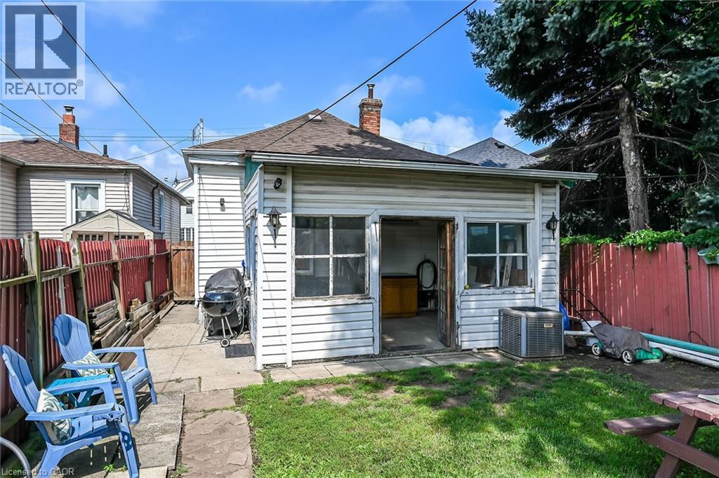 220 PALING Avenue - 34