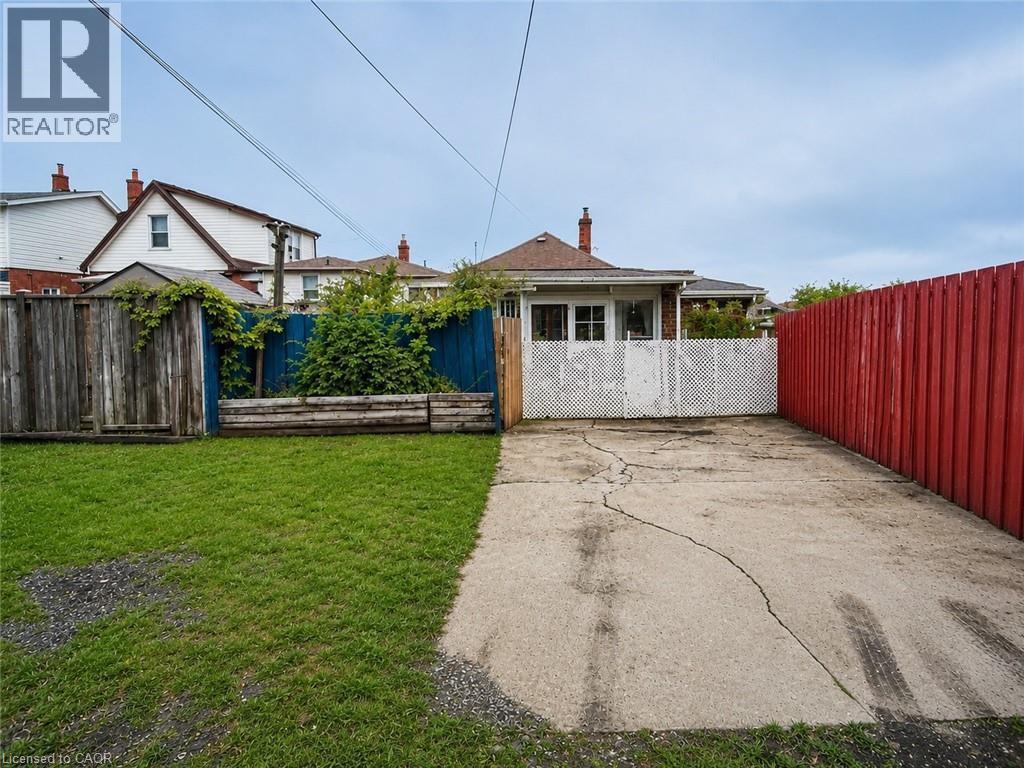 220 PALING Avenue - 44