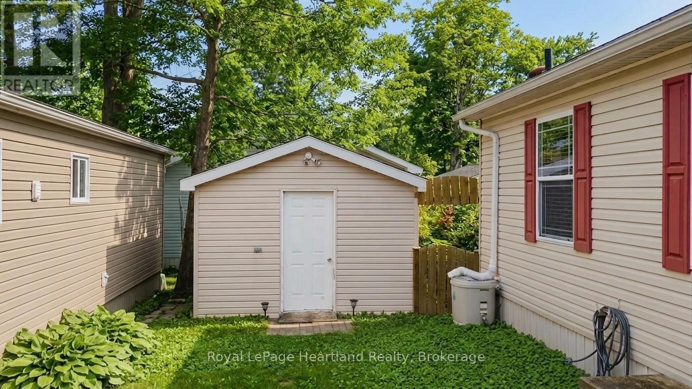 27 CHEYENNE LANE - 23