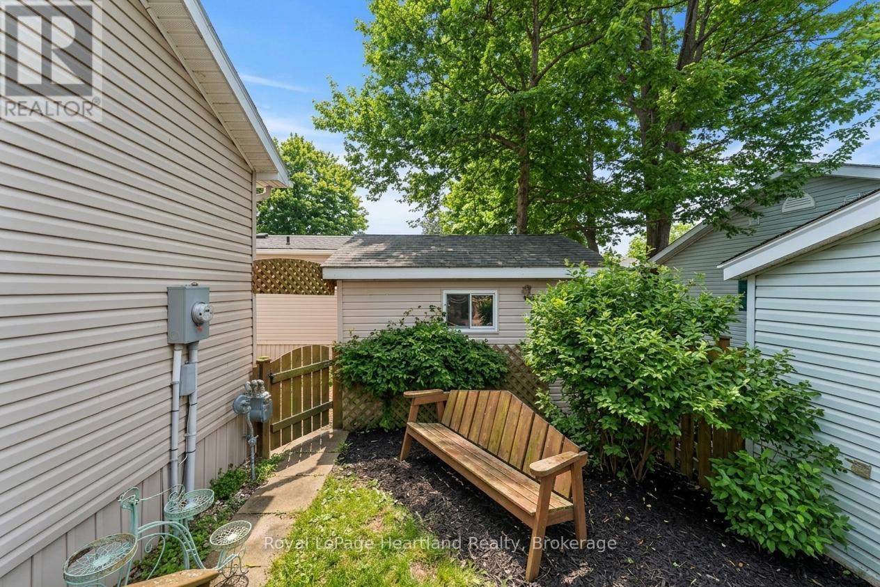27 CHEYENNE LANE - 25