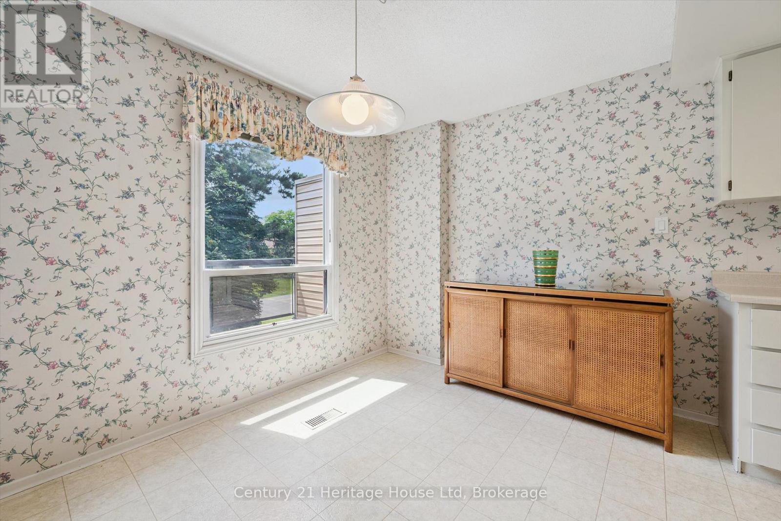 173 JANEFIELD AVENUE - 18