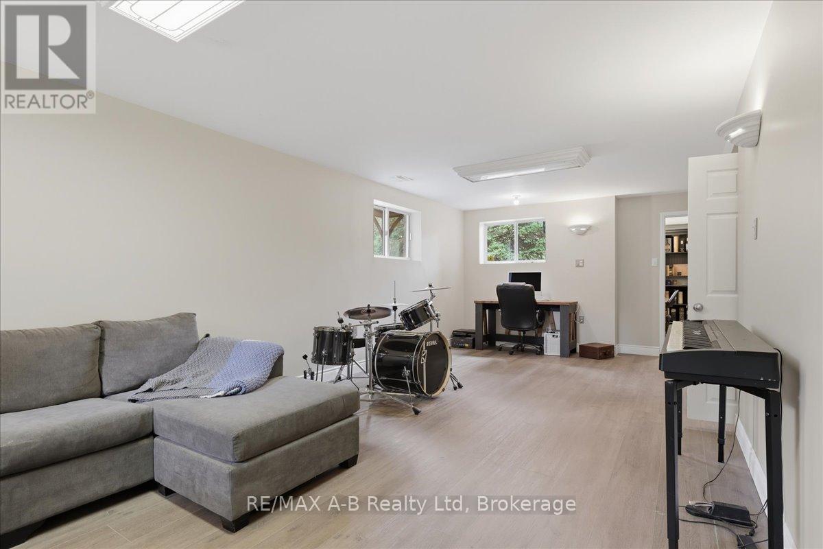 5148 103 (WILMOT EASTHOPE) ROAD - 36
