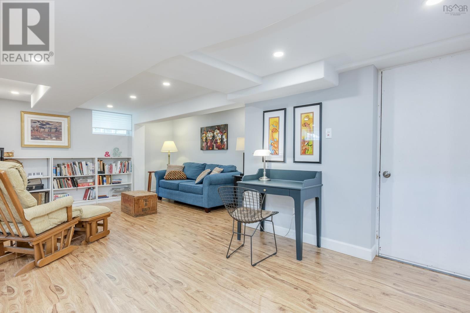 2261 North Avenue - 22