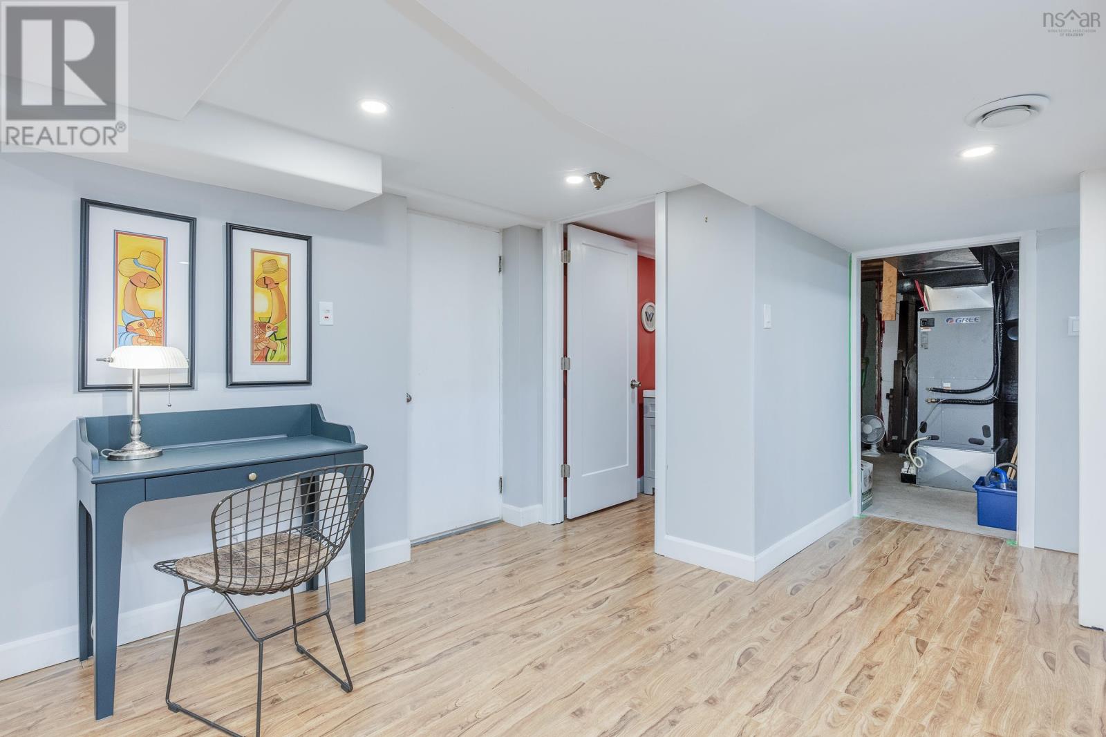 2261 North Avenue - 24