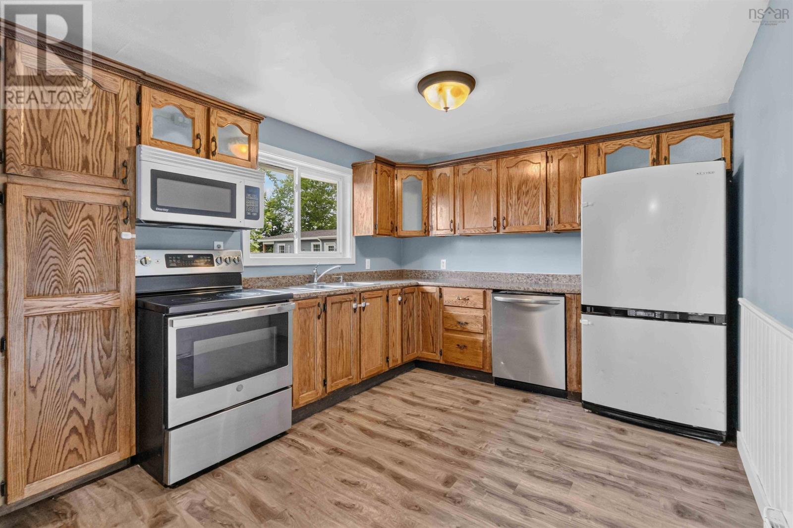 110 Long Lake Road - 21