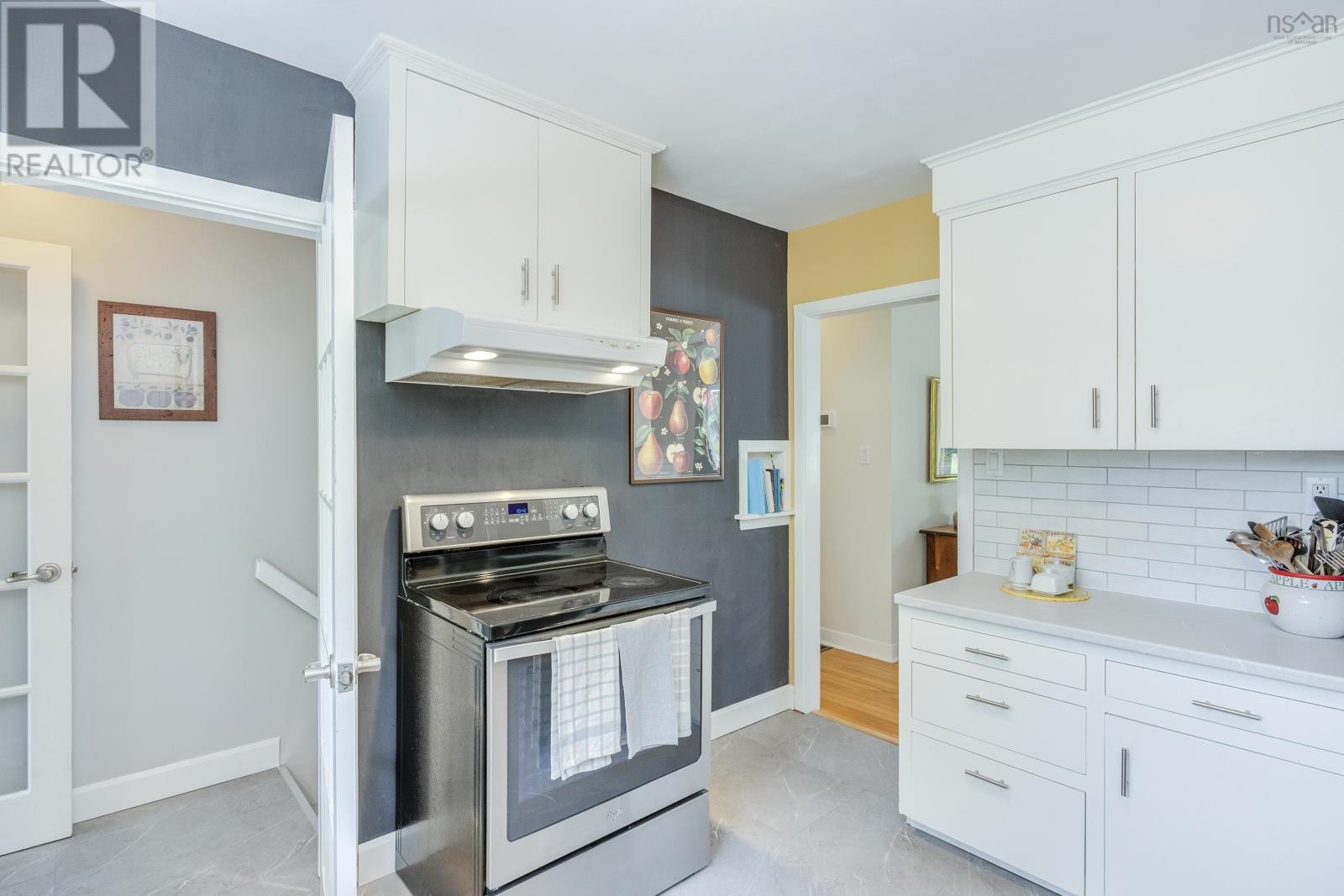 2261 North Avenue - 9