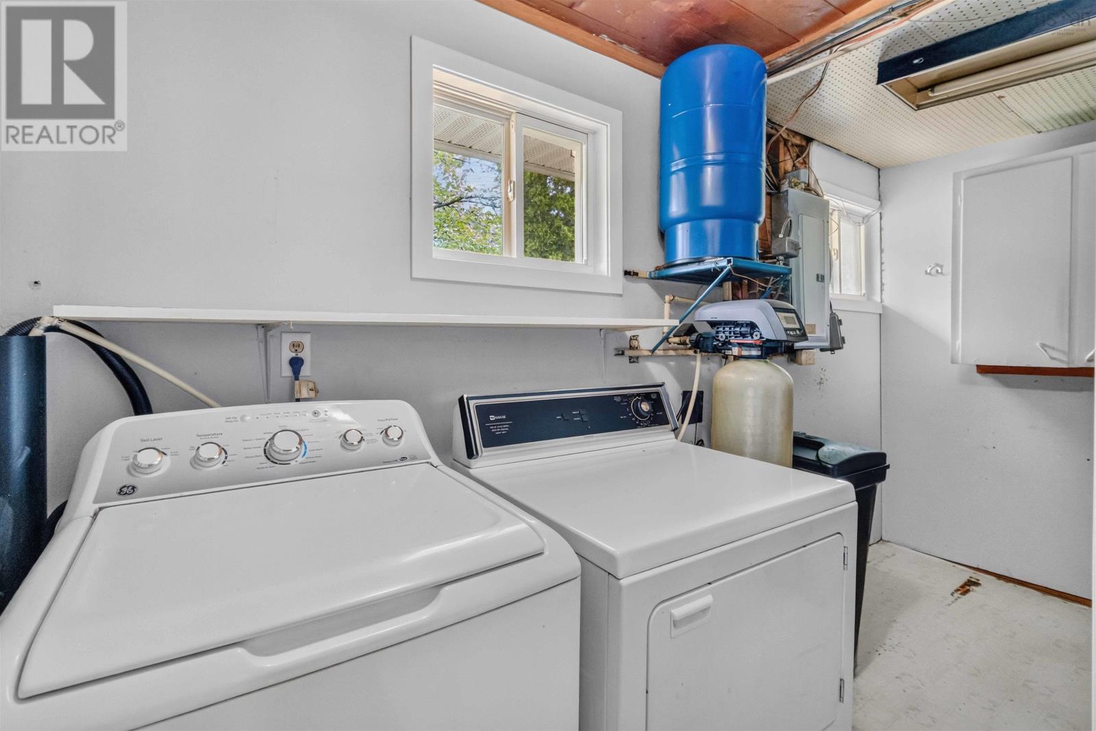 110 Long Lake Road - 31