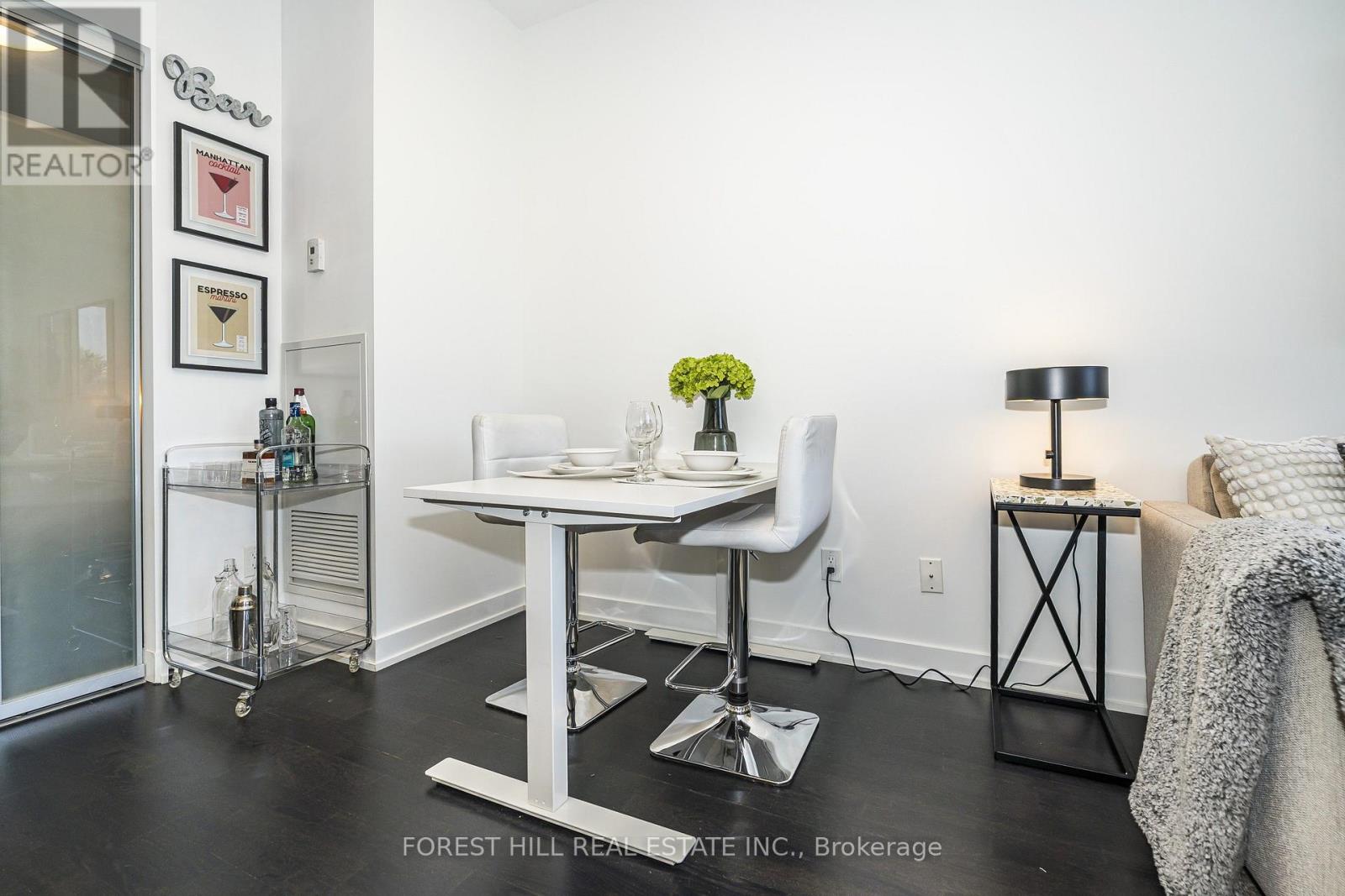 #202 501 ST CLAIR AVENUE W - 11