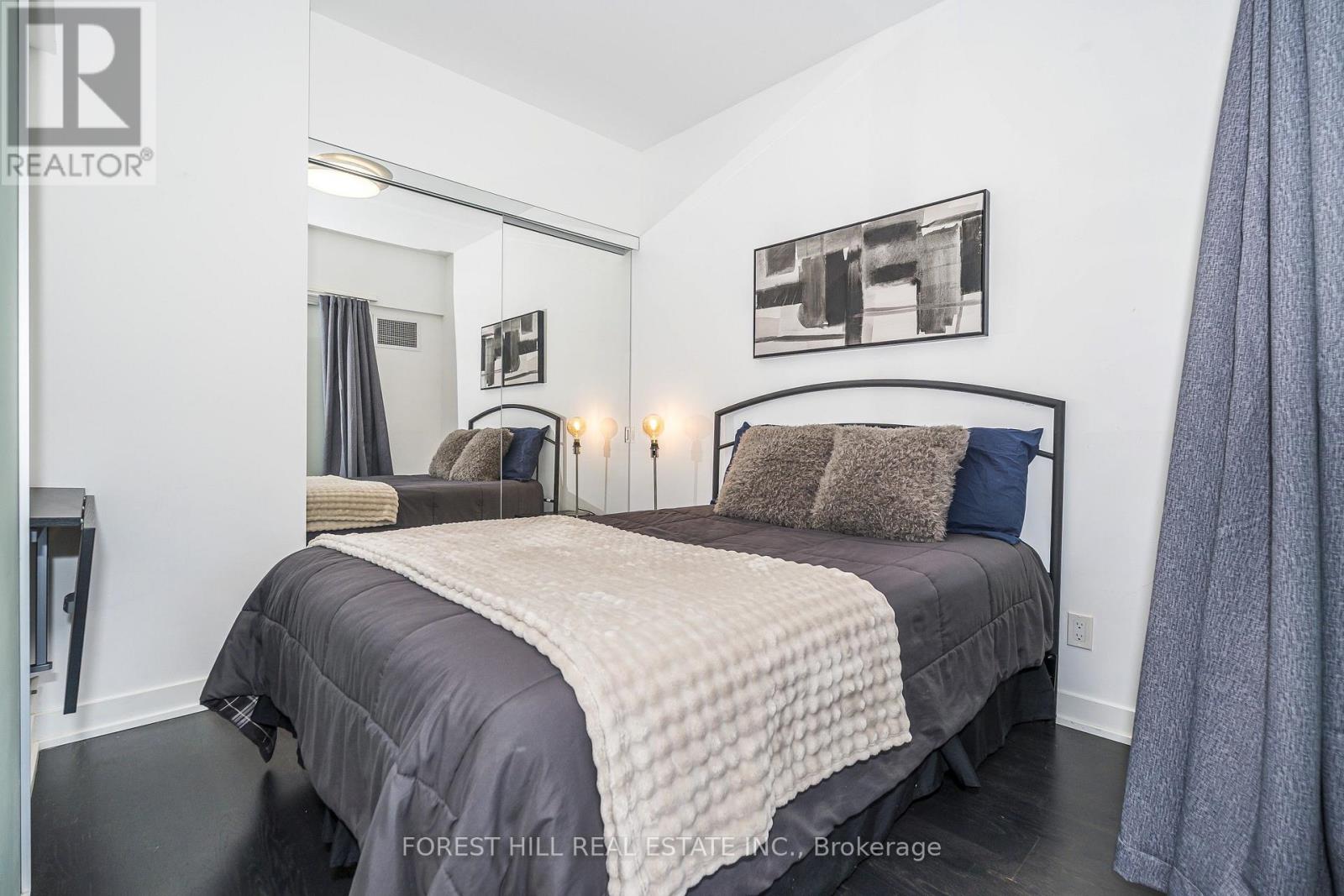 #202 501 ST CLAIR AVENUE W - 15