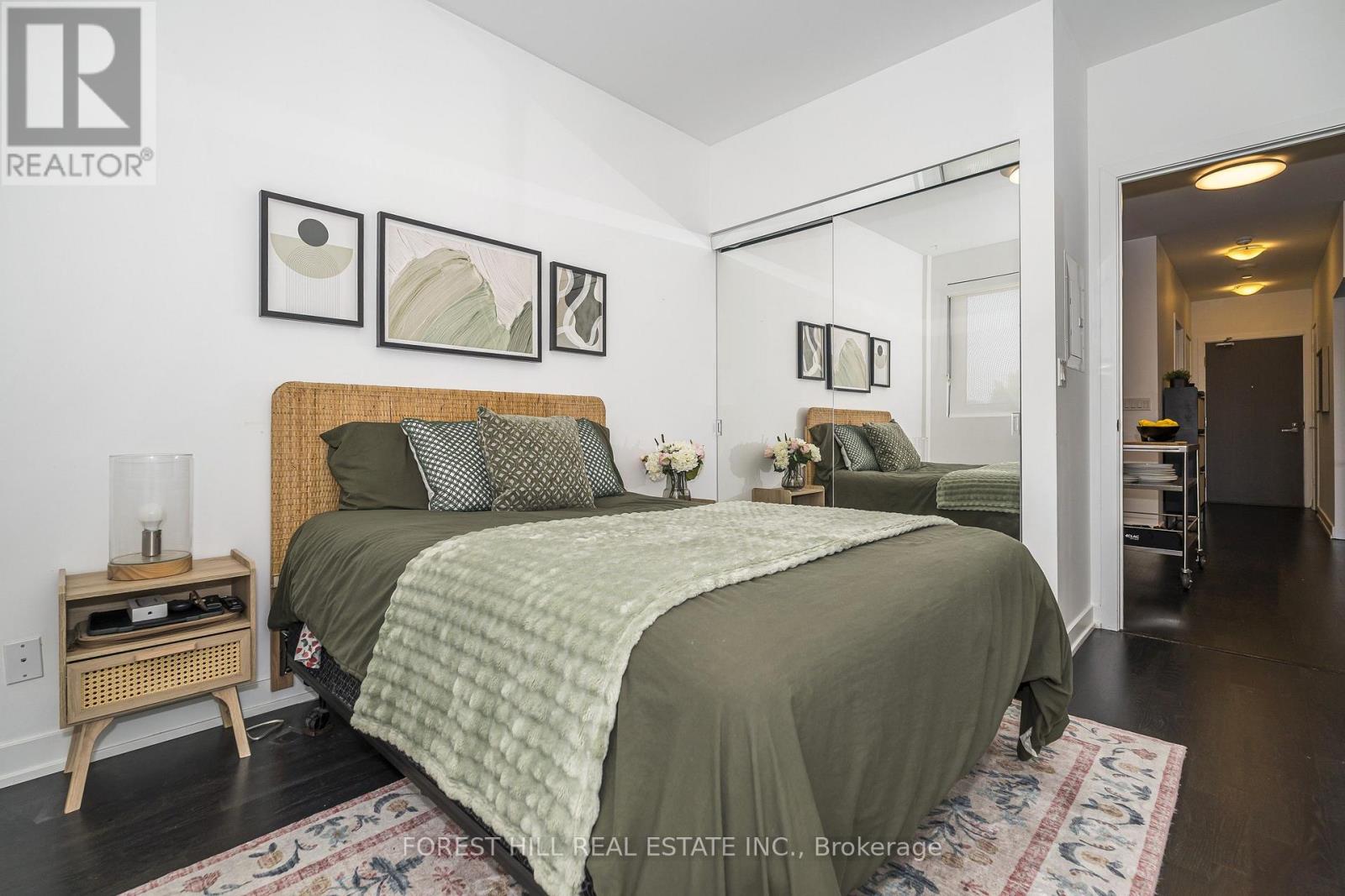 #202 501 ST CLAIR AVENUE W - 18