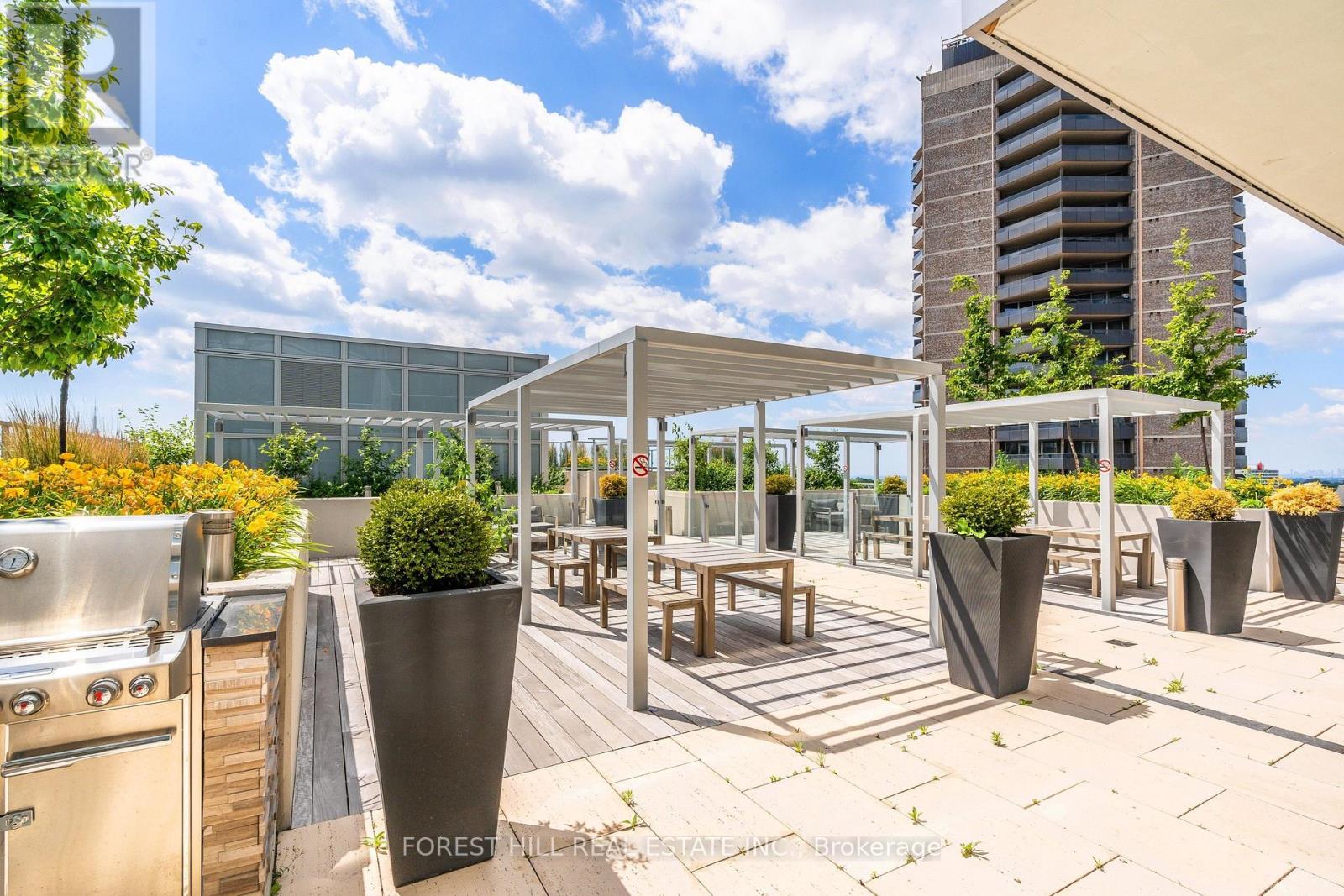 #202 501 ST CLAIR AVENUE W - 26