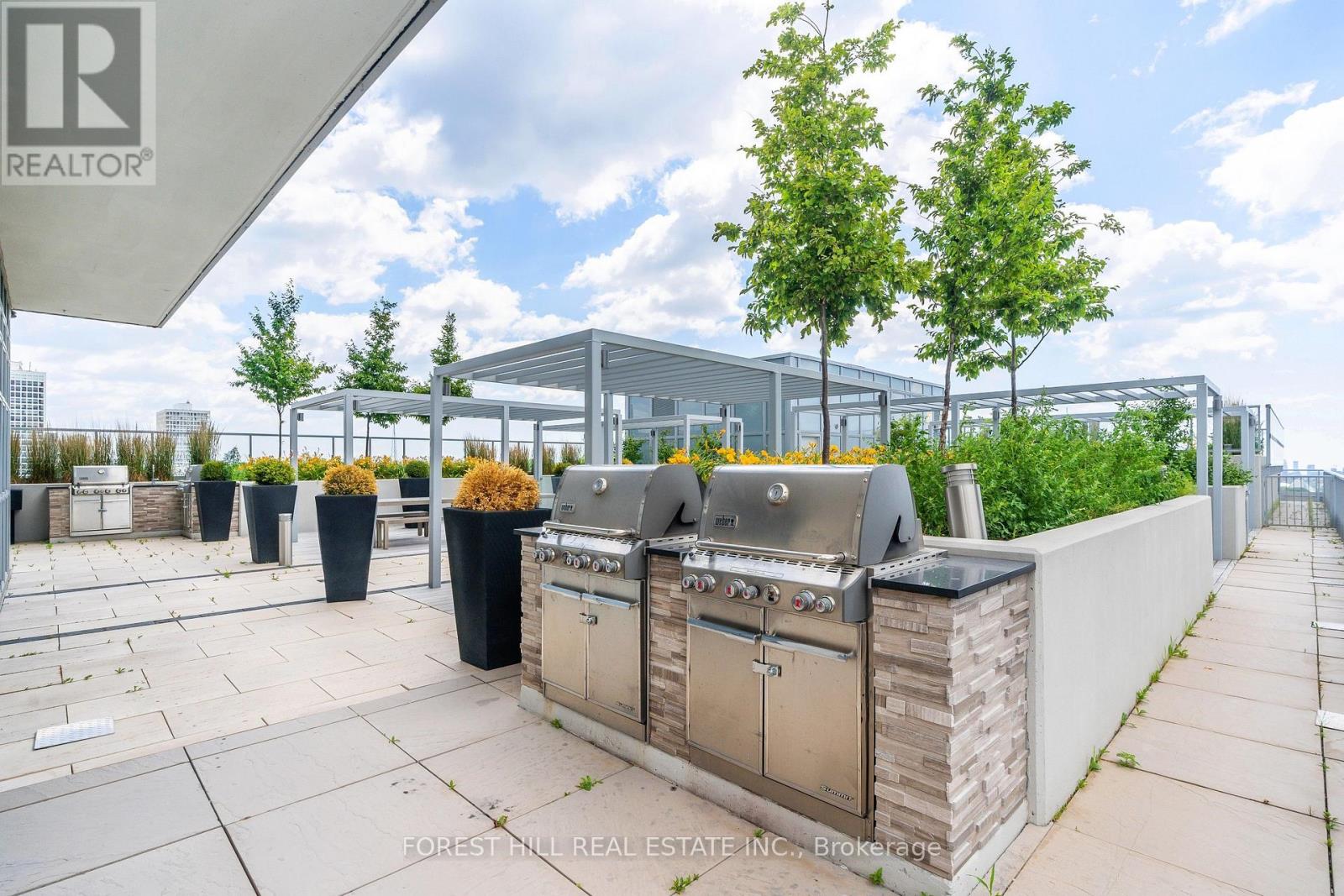 #202 501 ST CLAIR AVENUE W - 27