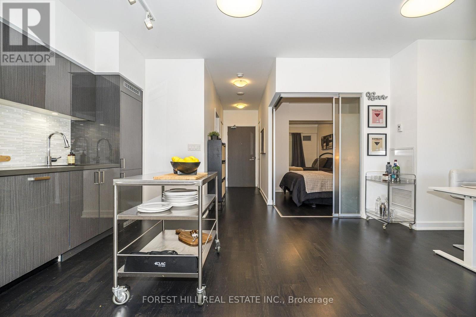 #202 501 ST CLAIR AVENUE W - 6