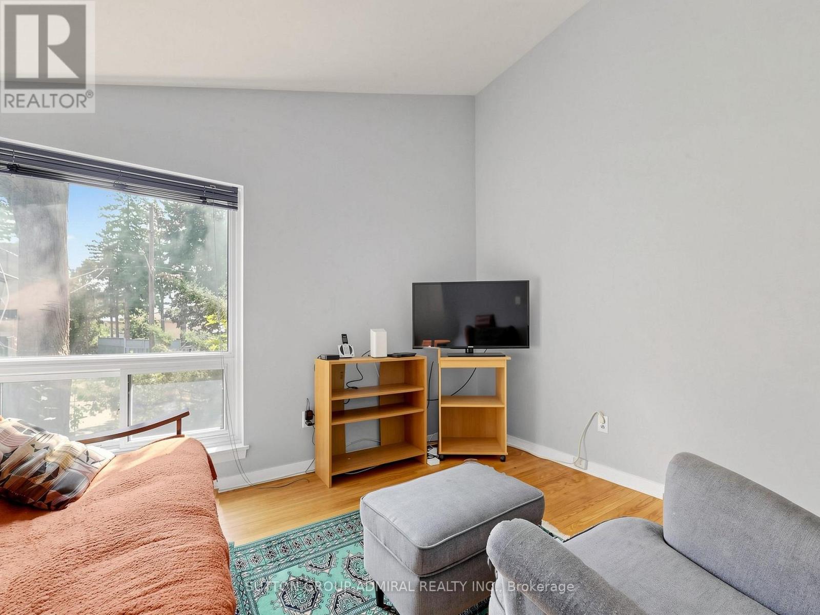126 CHELMSFORD AVENUE - 12