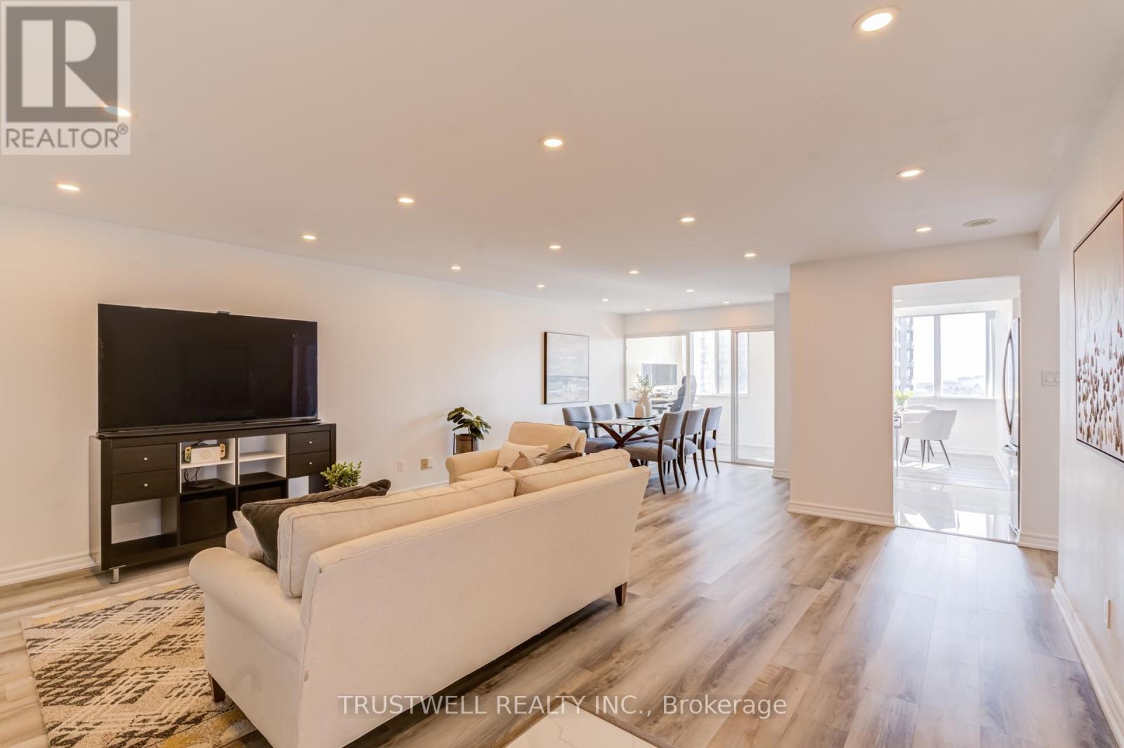 Bring and Spacious Living and Dining Area