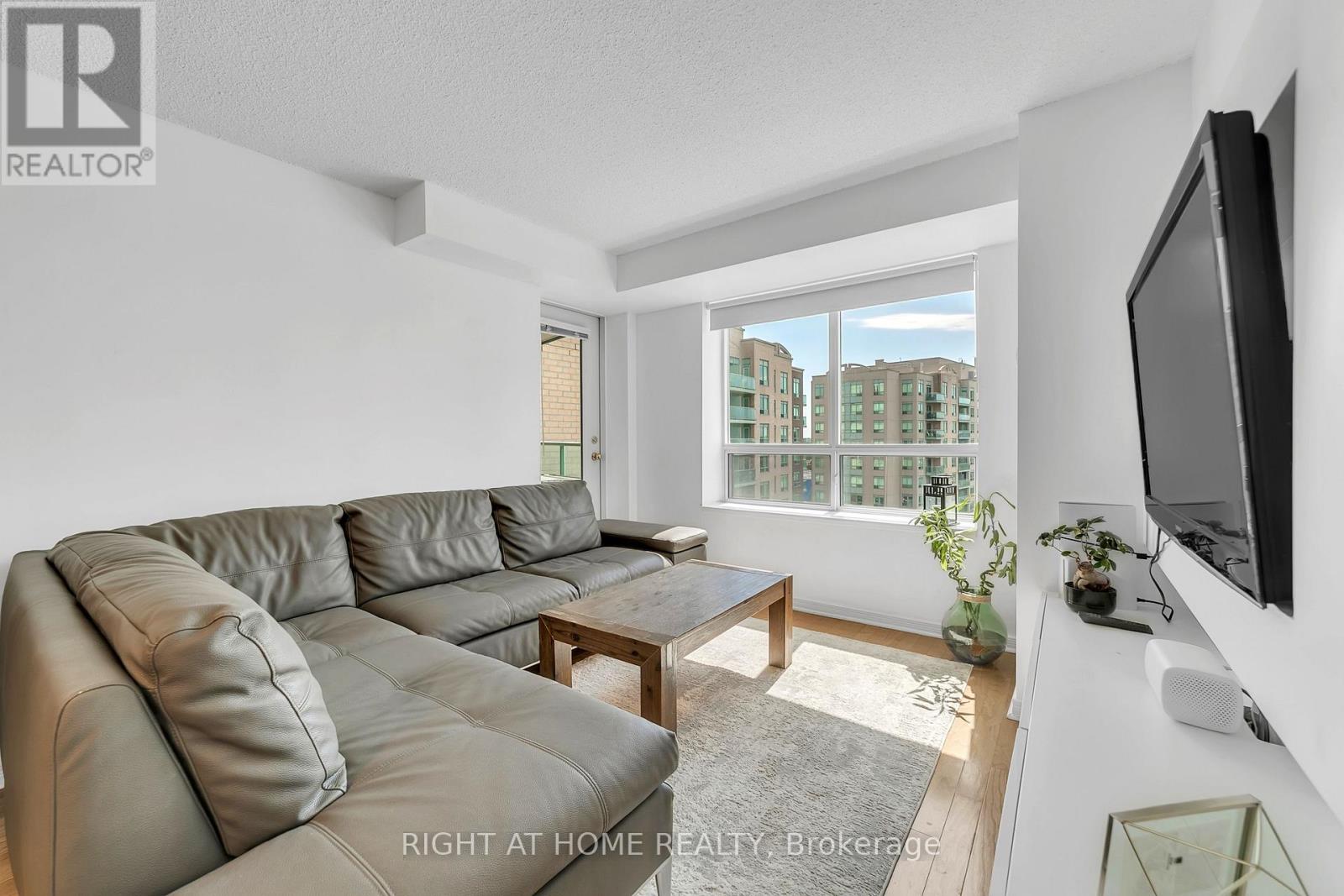 #1202 11 ONEIDA CRESCENT - 14
