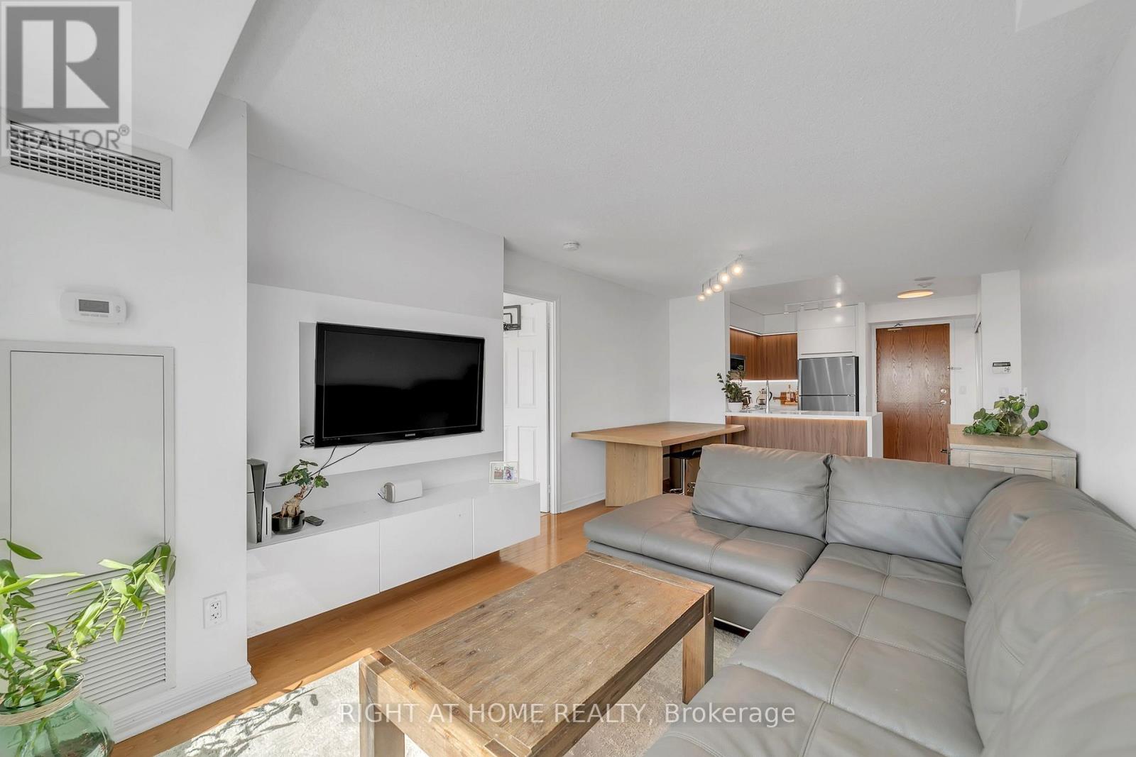 #1202 11 ONEIDA CRESCENT - 16
