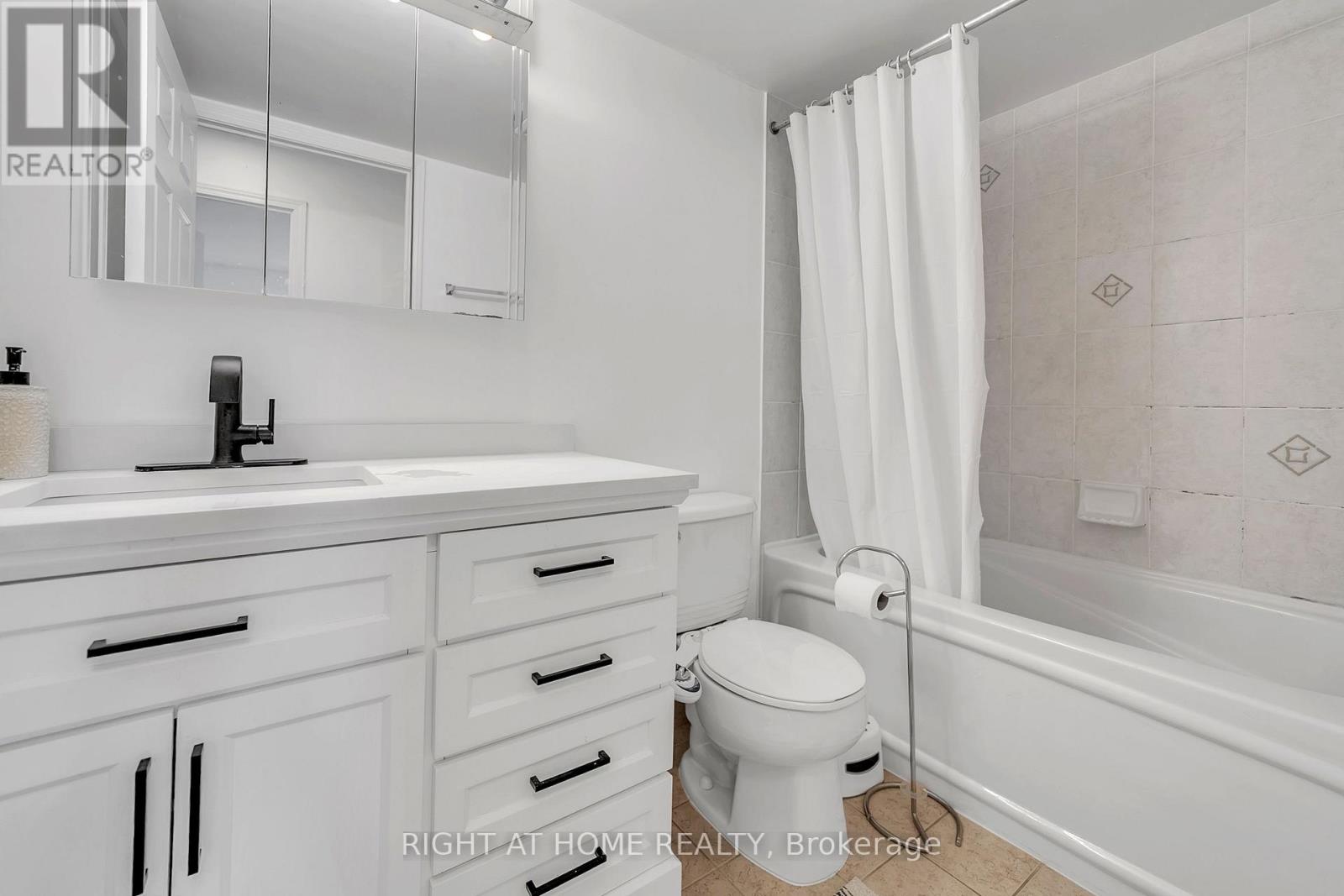 #1202 11 ONEIDA CRESCENT - 22