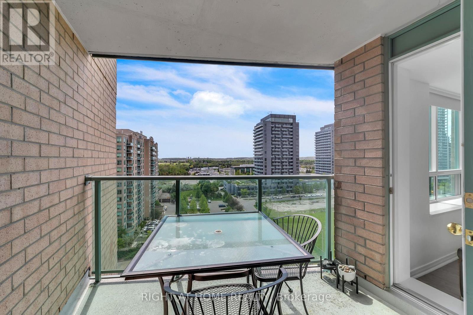 #1202 11 ONEIDA CRESCENT - 23