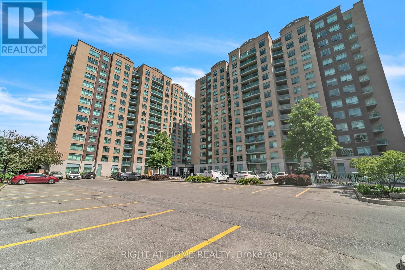 #1202 11 ONEIDA CRESCENT - 3