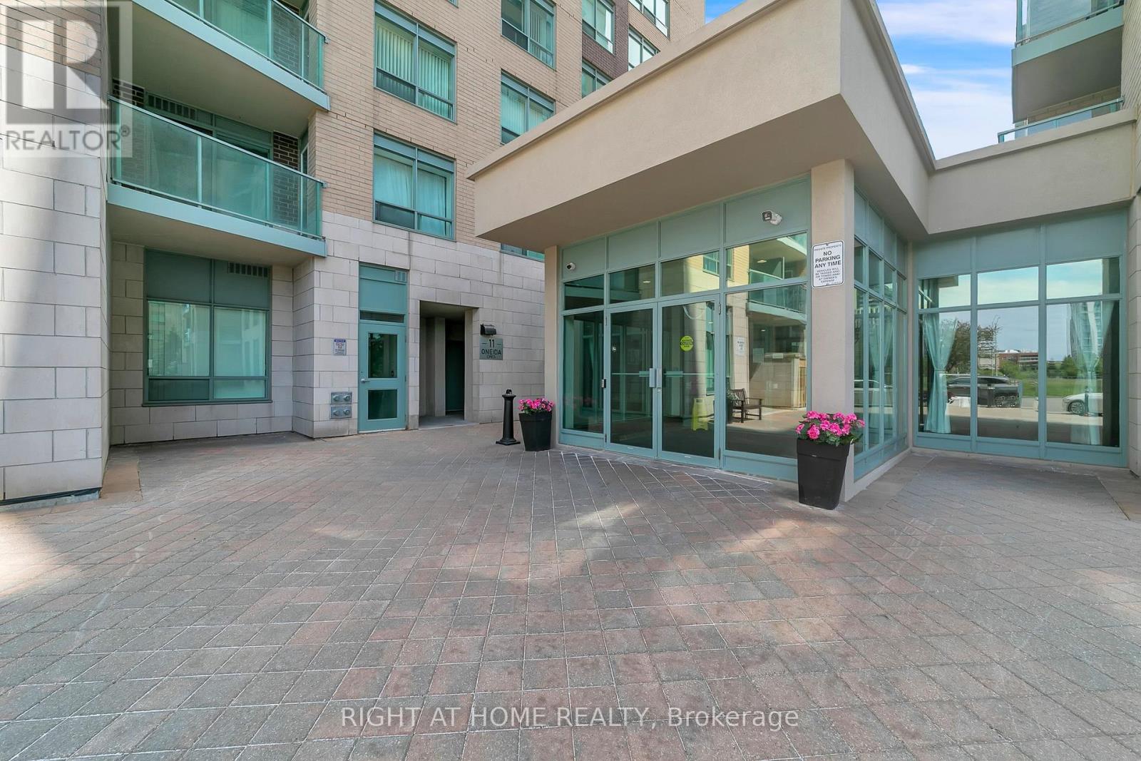 #1202 11 ONEIDA CRESCENT - 4
