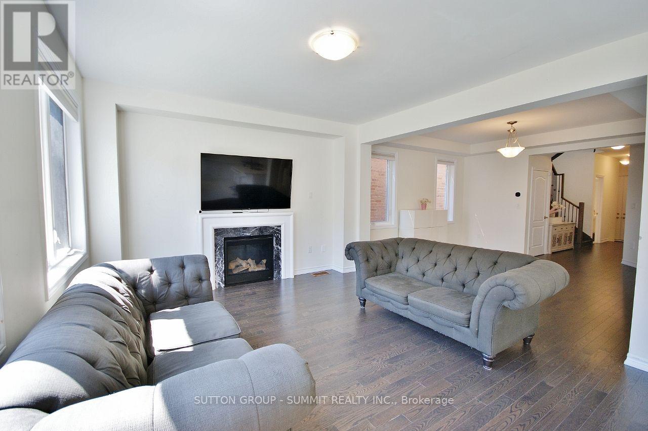 174 STEVENSON CRESCENT - 13