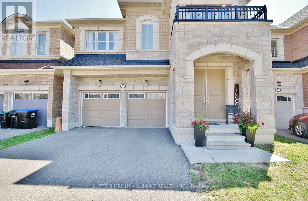 174 STEVENSON CRESCENT - 2