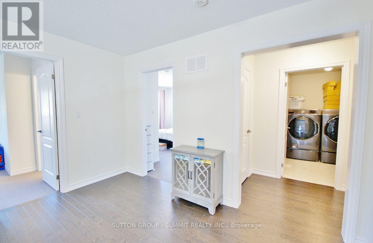 174 STEVENSON CRESCENT - 22