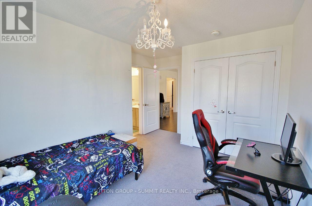 174 STEVENSON CRESCENT - 25