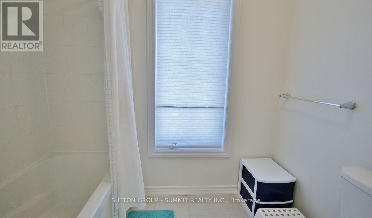174 STEVENSON CRESCENT - 27
