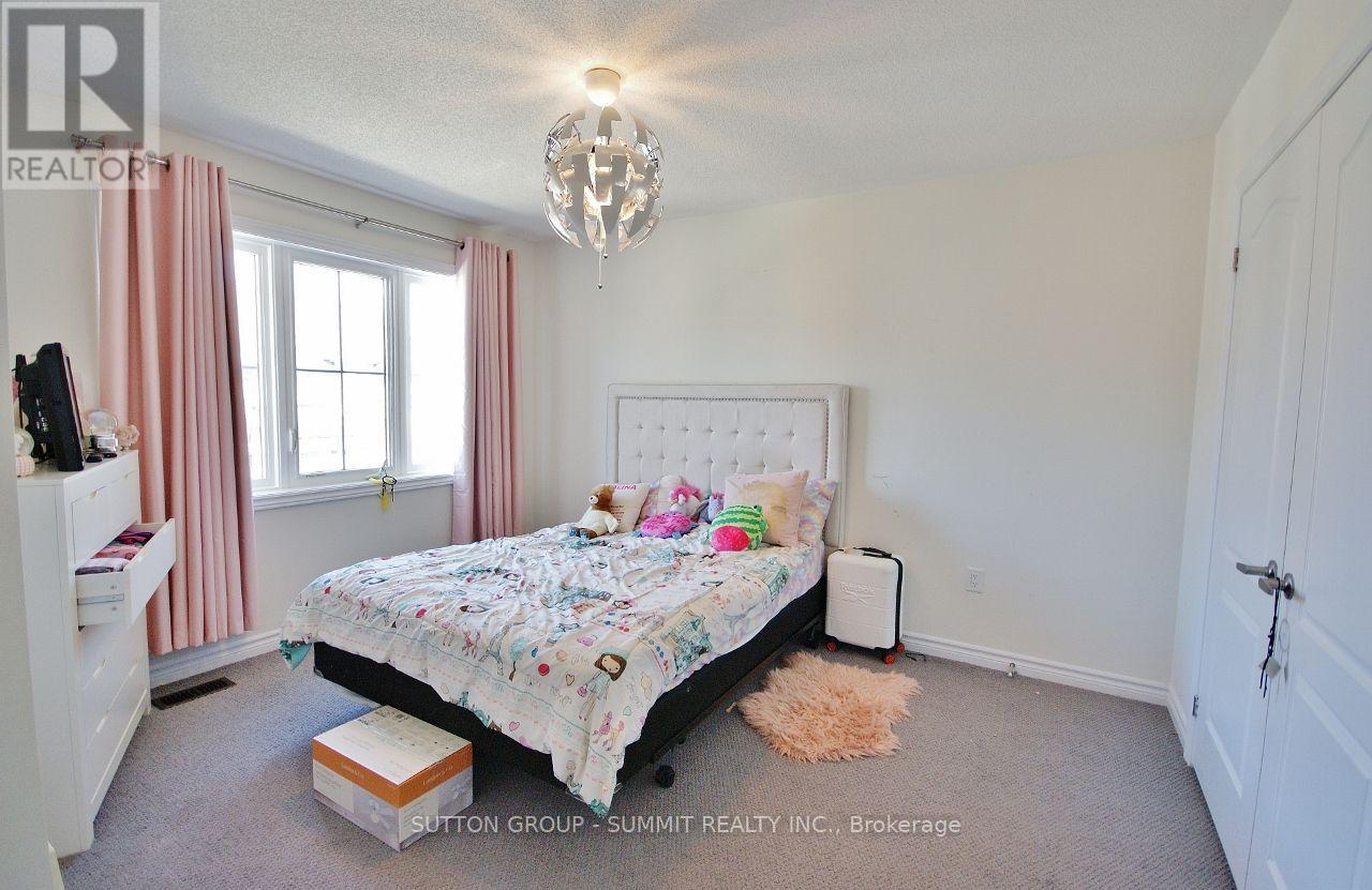 174 STEVENSON CRESCENT - 28