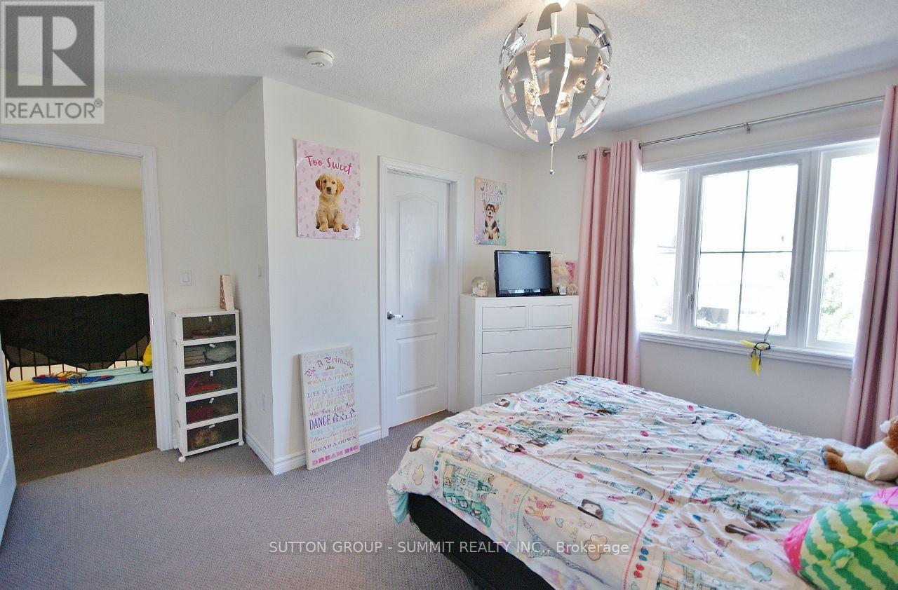 174 STEVENSON CRESCENT - 29