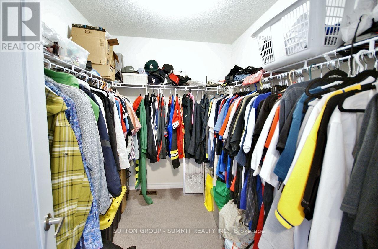 174 STEVENSON CRESCENT - 36