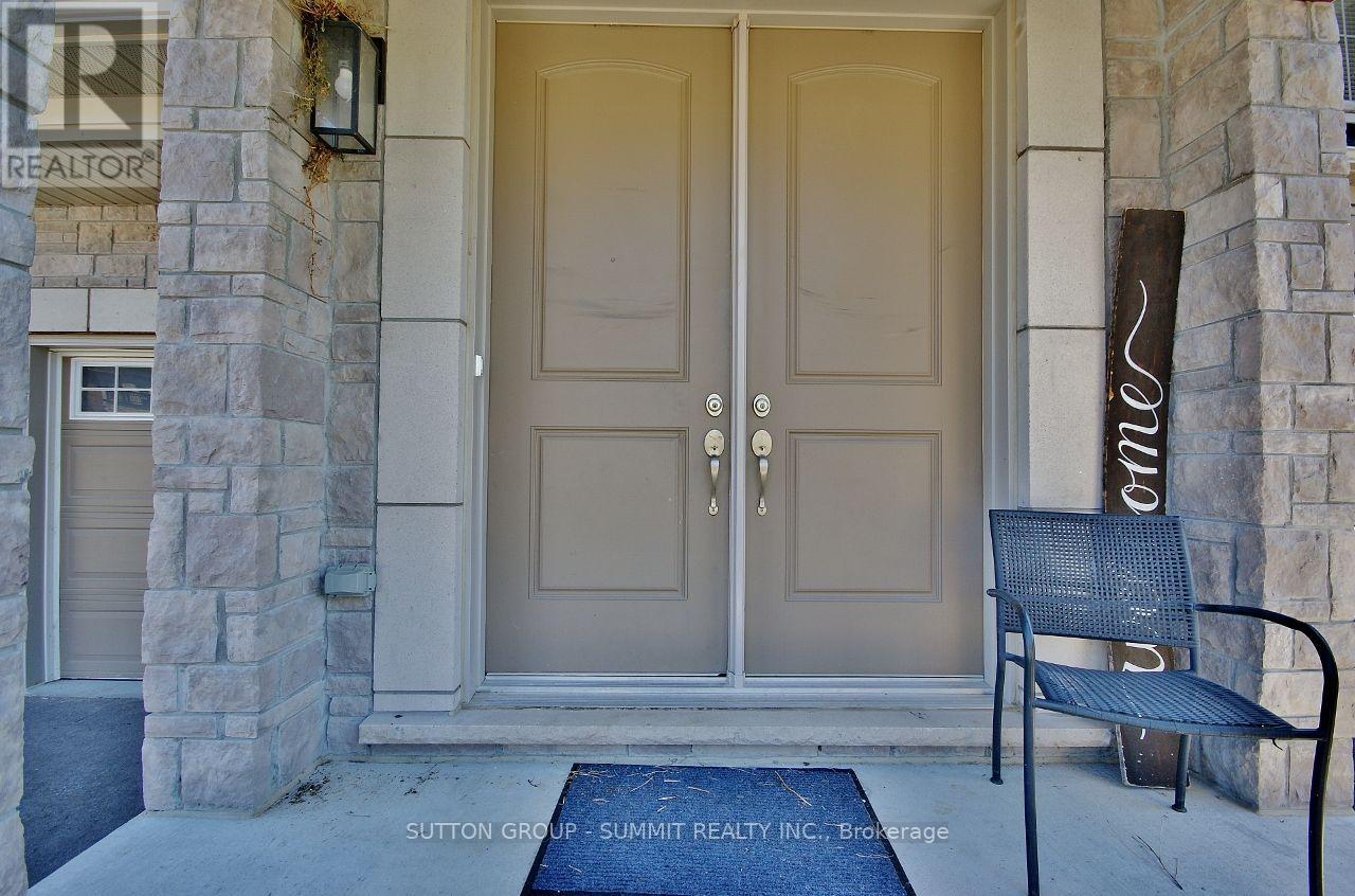 174 STEVENSON CRESCENT - 5